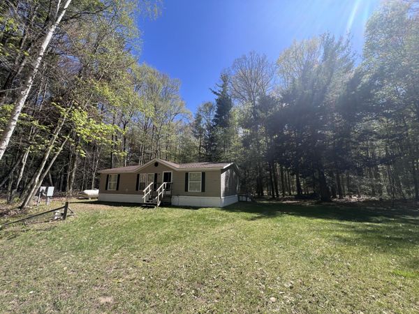 5932 E Partridge Lane, Newaygo, MI 49337