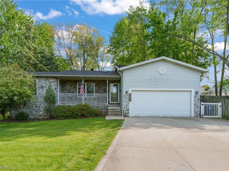 2330 Wedgewood Drive, Akron, OH 44312 Photo 1