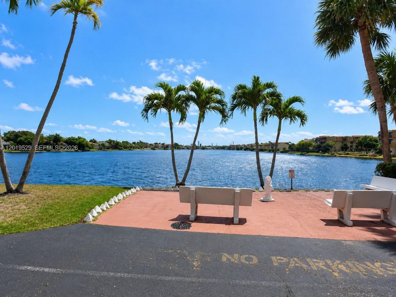 447 NE 195th St, Unit 117, Miami, FL 33179 Photo