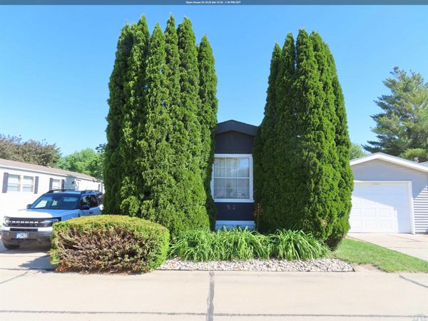 52 Cotts Dr, No. Sioux City, SD 57049
