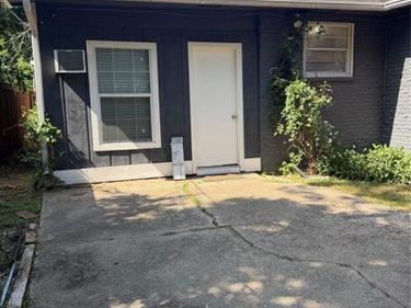 2436 Lockhart Avenue, Dallas, TX 75228