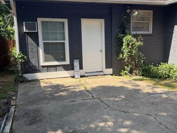 2436 Lockhart Avenue, Dallas, TX 75228
