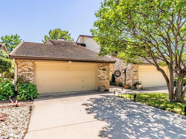 5912 Meadow Wood Lane, Fort Worth, TX 76112