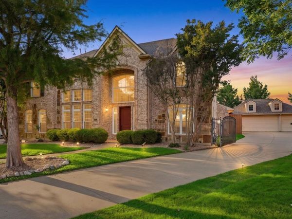 2533 Green Oak Drive, Carrollton, TX 75010