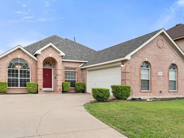 1405 Brighton Drive , Mansfield, TX 76063