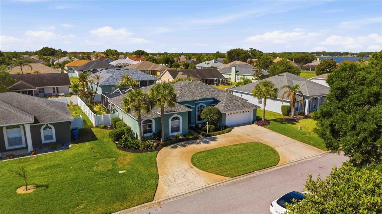 355 Ruby Lake Loop, Winter Haven, FL 33884 Photo