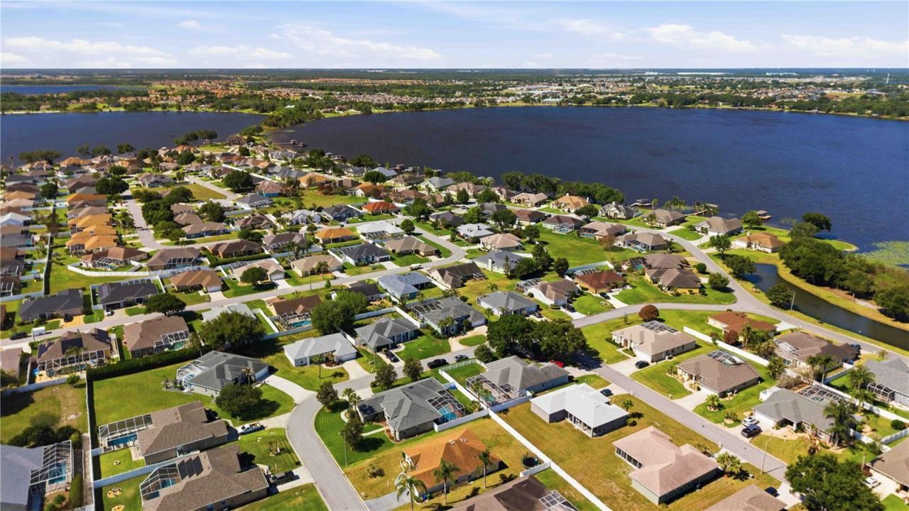 355 Ruby Lake Loop, Winter Haven, FL 33884 Photo