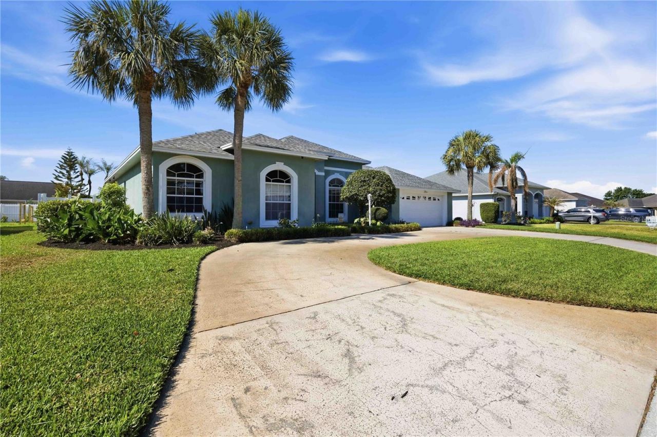 355 Ruby Lake Loop, Winter Haven, FL 33884 Photo