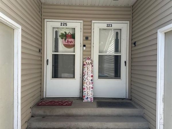 223/225 SW Swisher View Dr., Swisher, IA 52338