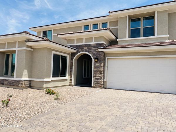 8730 W VISTA Avenue, Glendale, AZ 85305