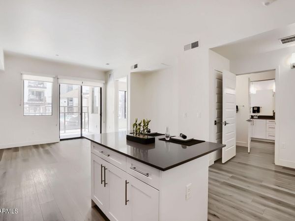 7300 E EARLL Drive, Unit 1016, Scottsdale, AZ 85251