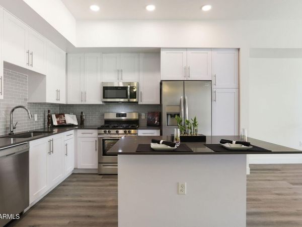 7300 E EARLL Drive, Unit 1016, Scottsdale, AZ 85251