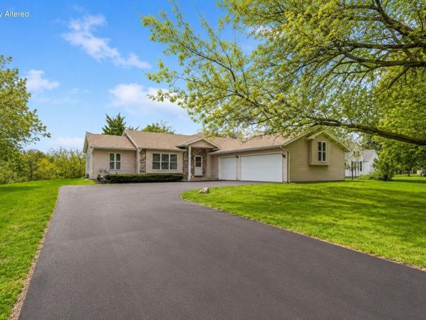 9371 S Chicago Rd, Oak Creek, WI 53154