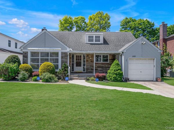 161 Rose Lane , New Hyde Park, NY 11040