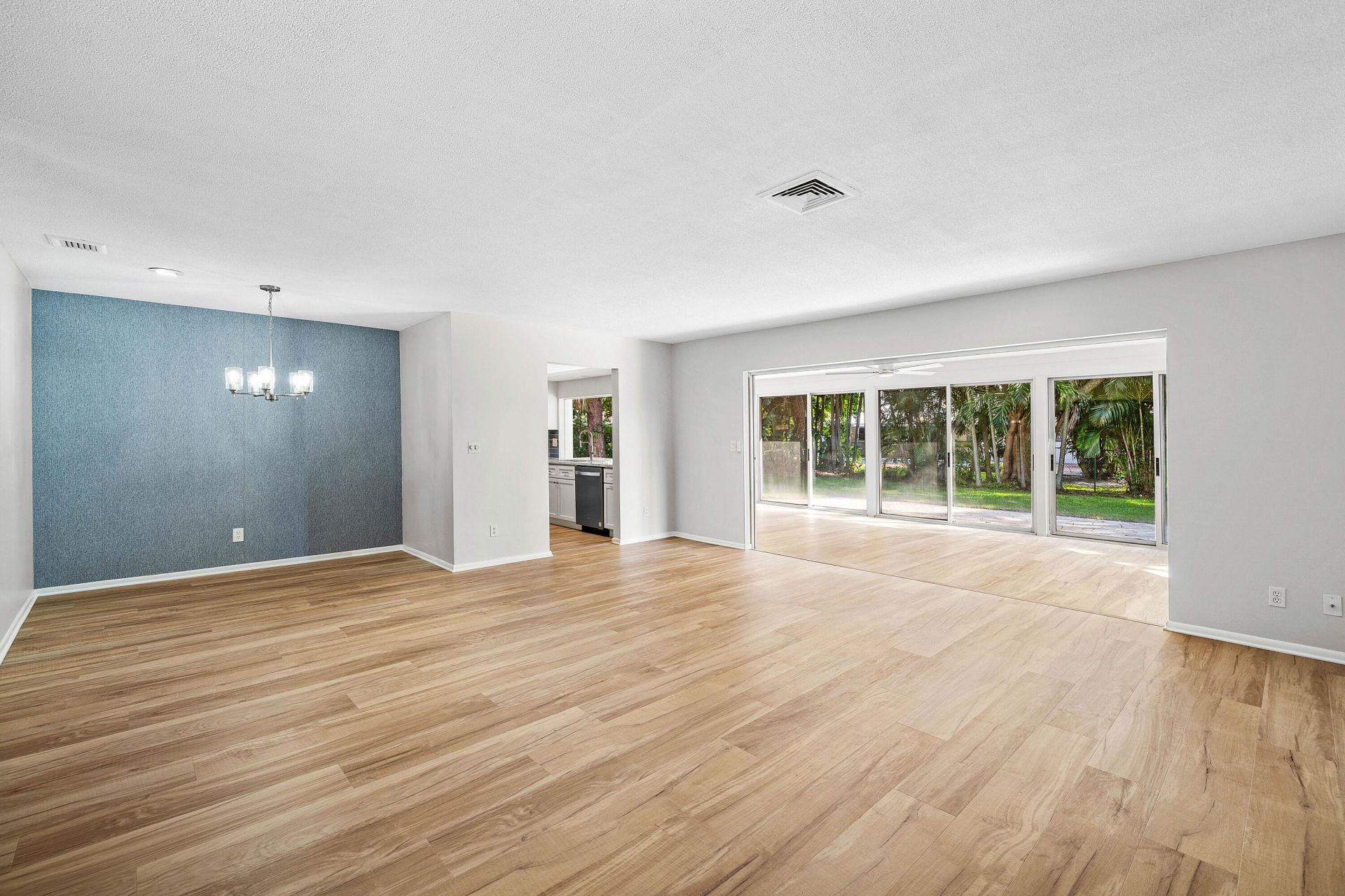 433 Pine Villa Drive, Atlantis, FL 33462 Photo