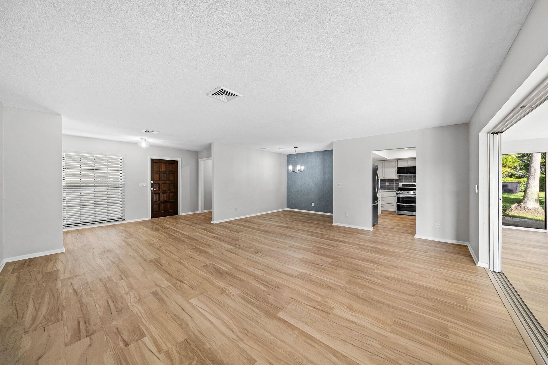 433 Pine Villa Drive, Atlantis, FL 33462 Photo