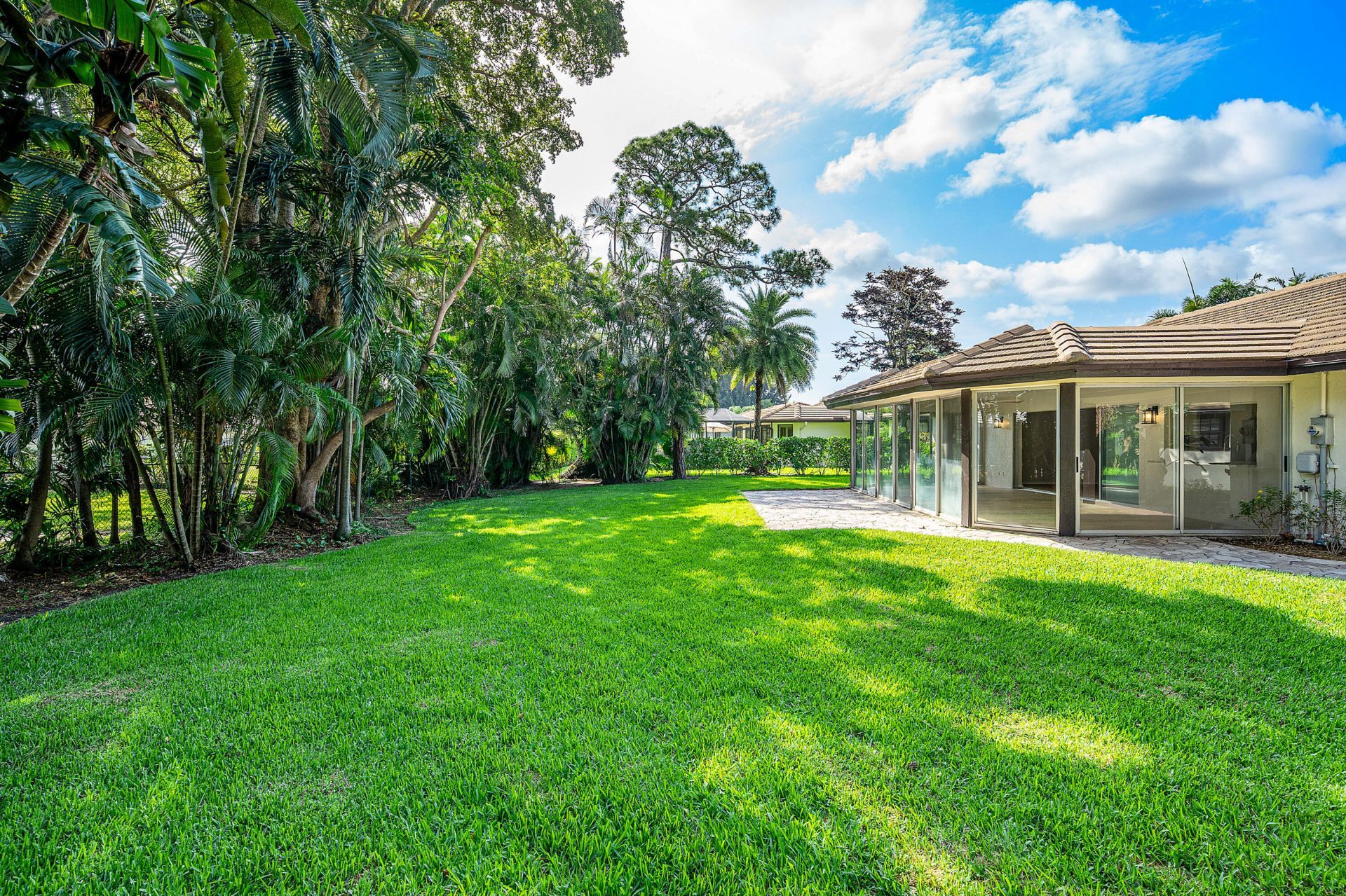 433 Pine Villa Drive, Atlantis, FL 33462 Photo