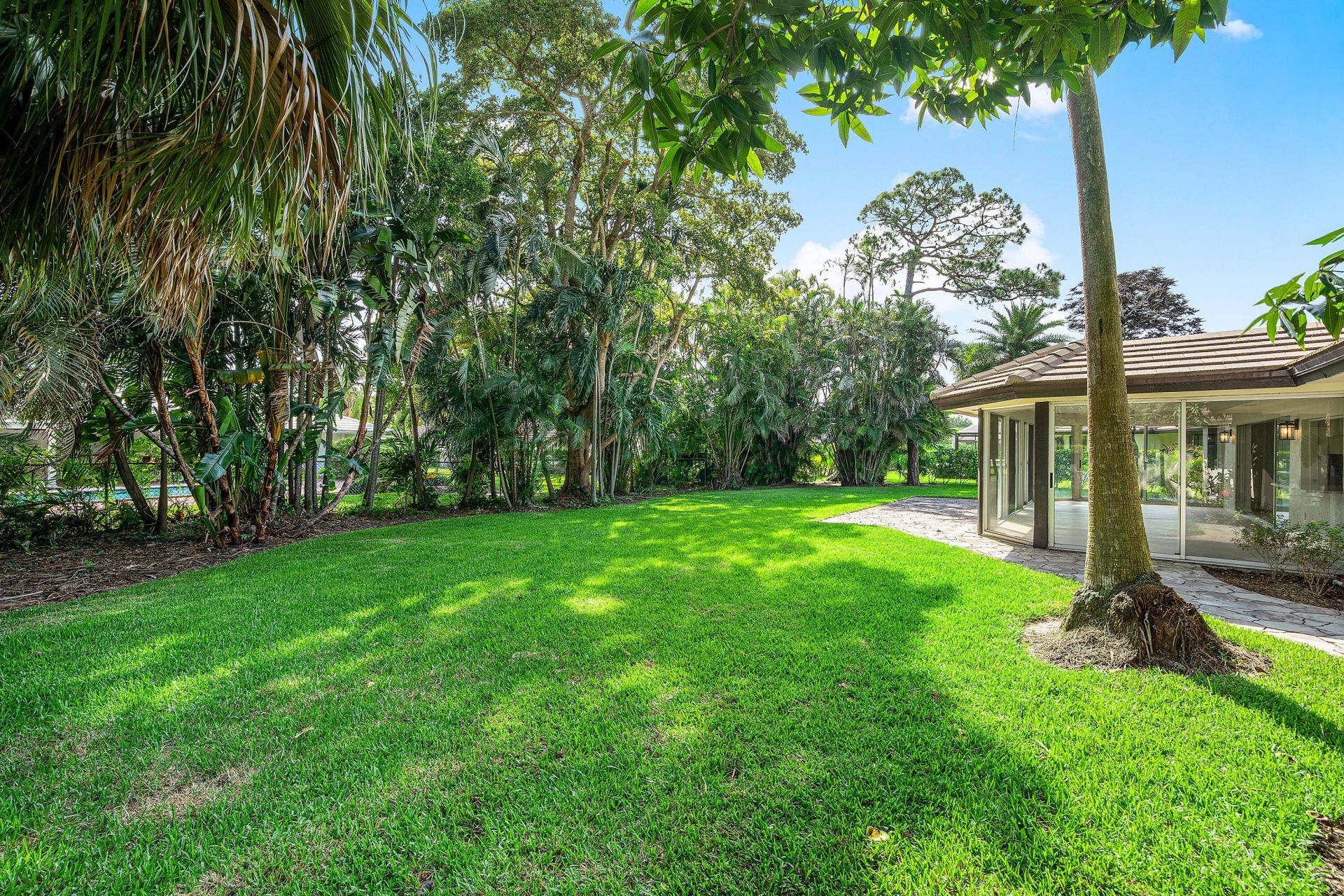 433 Pine Villa Drive, Atlantis, FL 33462 Photo