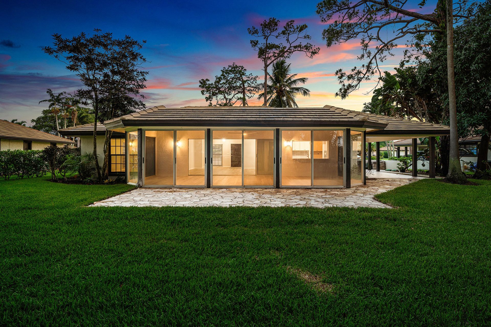 433 Pine Villa Drive, Atlantis, FL 33462 Photo