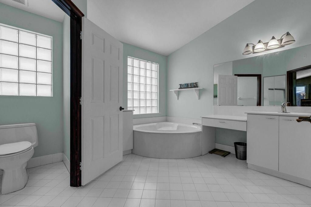 7925 Ambleside Way, Lake Worth, FL 33467 Photo