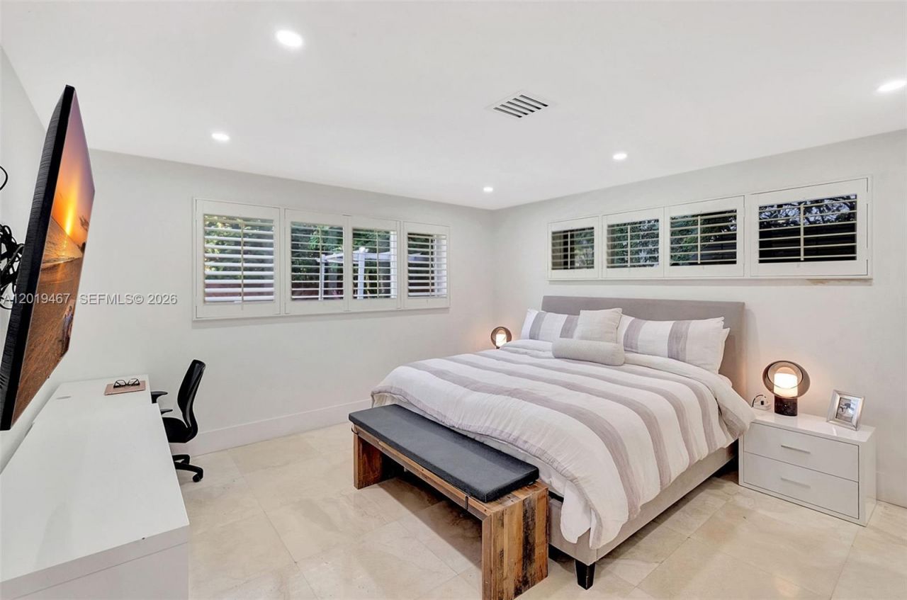 7711 Miami View Dr , North Bay Village, FL 33141 Photo