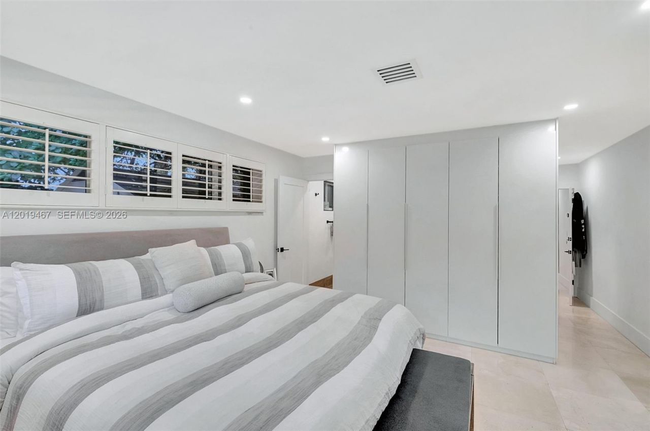 7711 Miami View Dr , North Bay Village, FL 33141 Photo