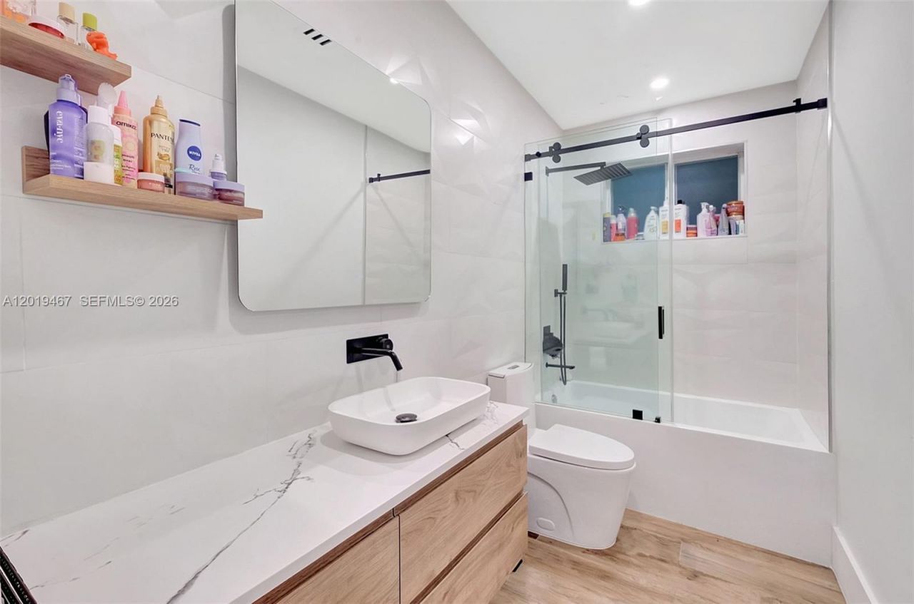 7711 Miami View Dr , North Bay Village, FL 33141 Photo
