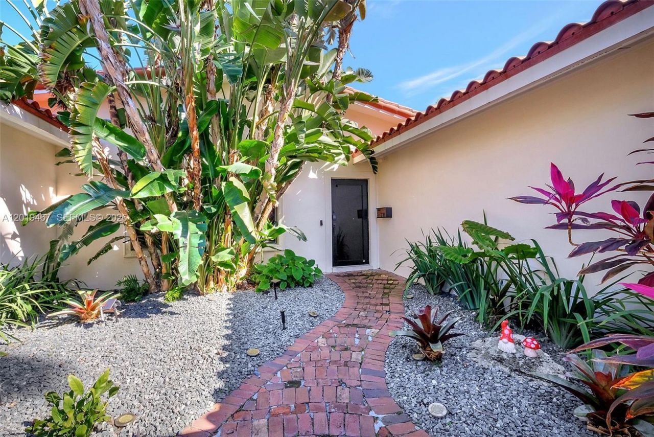7711 Miami View Dr , North Bay Village, FL 33141 Photo