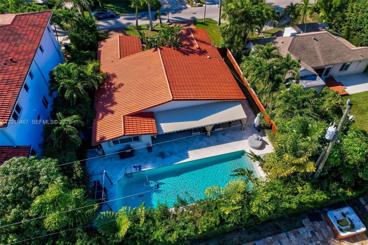 7711 Miami View Dr , North Bay Village, FL 33141 Photo