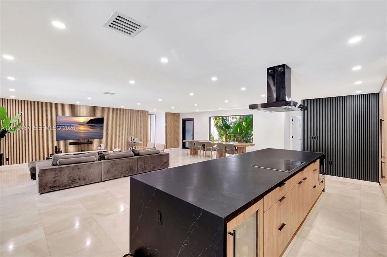 7711 Miami View Dr , North Bay Village, FL 33141 Photo