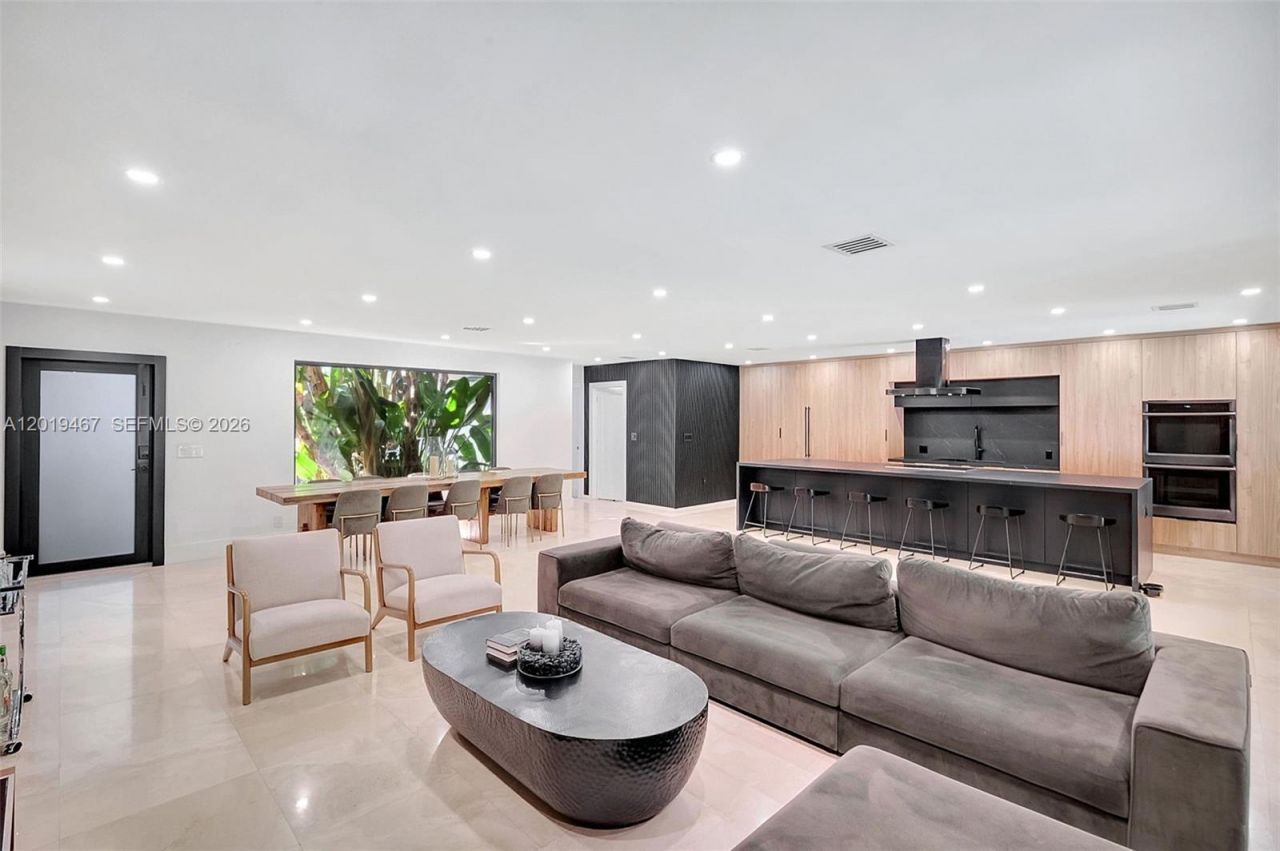 7711 Miami View Dr , North Bay Village, FL 33141 Photo