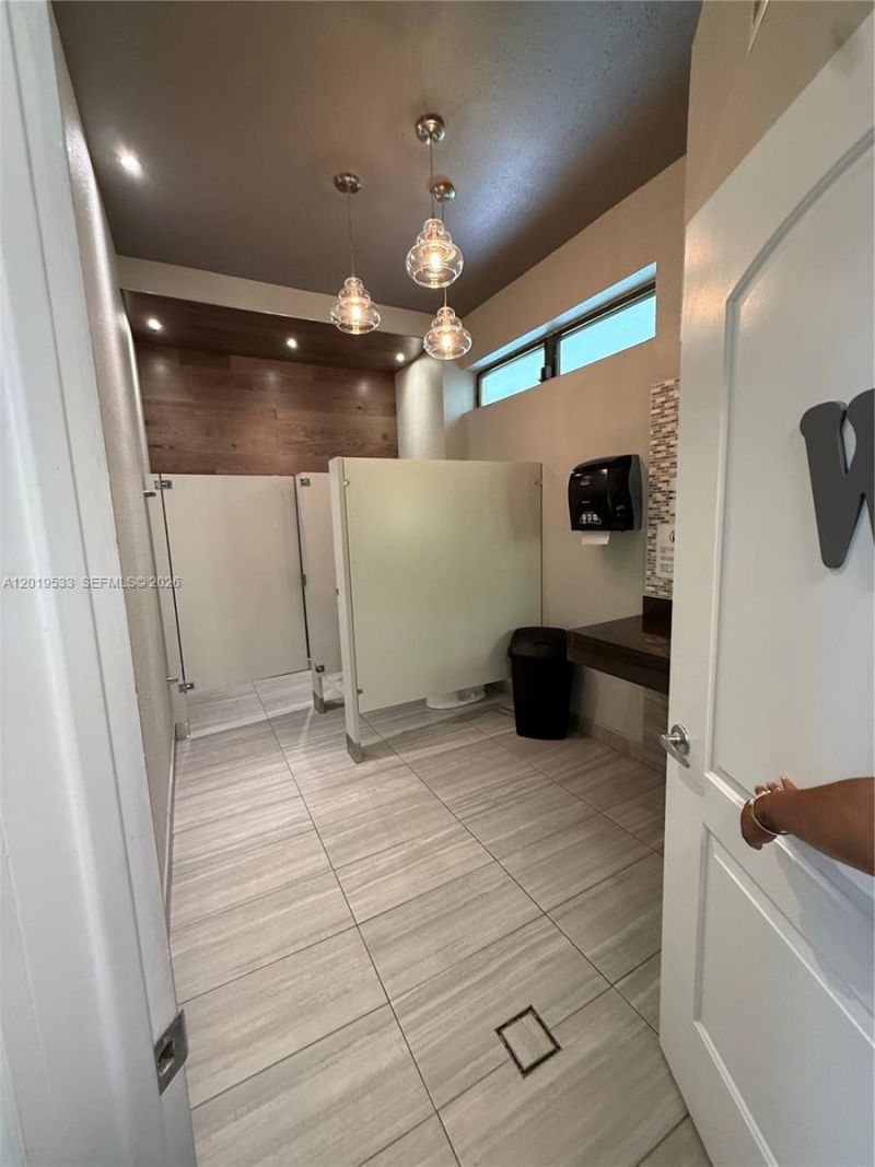 5131 W Oakland Park Blvd, Unit 106, Lauderdale Lakes, FL 33313 Photo