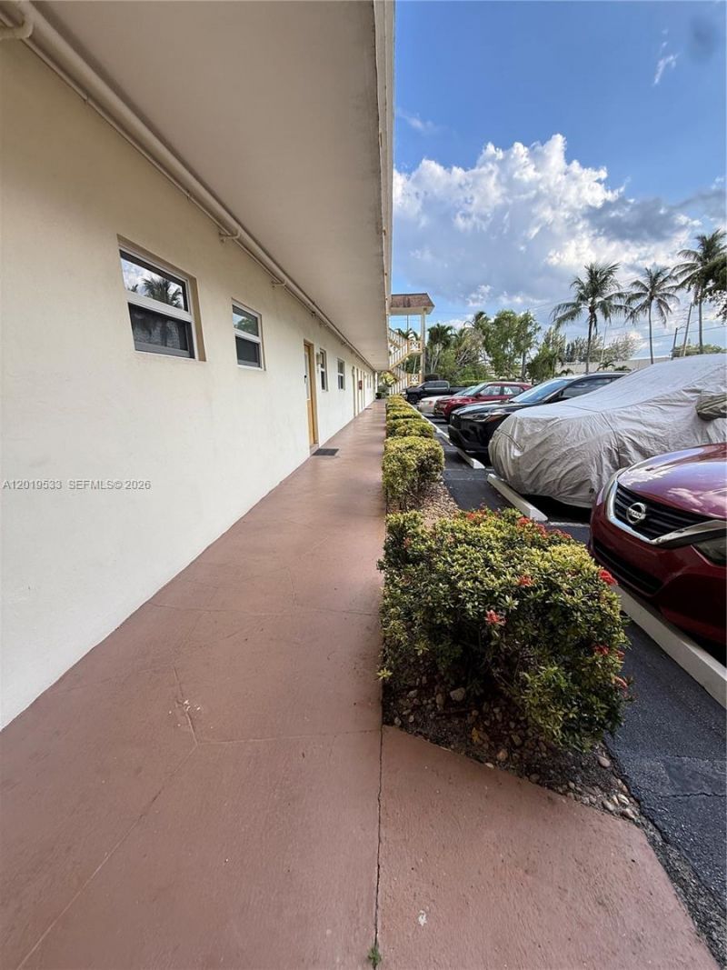 5131 W Oakland Park Blvd, Unit 106, Lauderdale Lakes, FL 33313 Photo