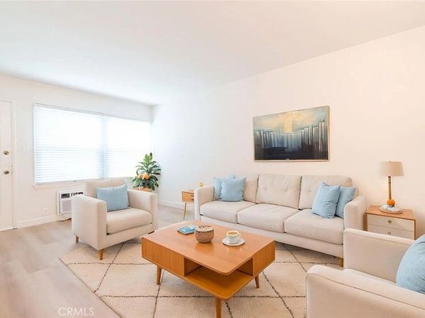 4222 Ventura Canyon, Sherman Oaks, CA 91423