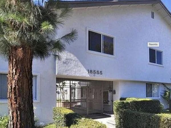 18555 Collins Street, Unit C8, Tarzana, CA 91356