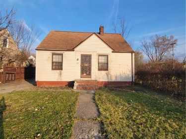 4189 Lee Road, Cleveland, OH 44128
