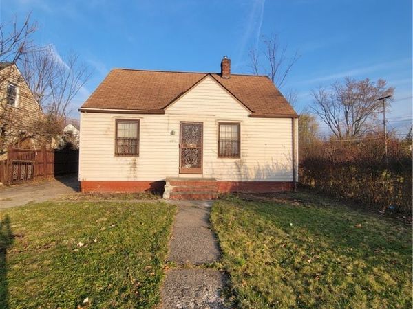 4189 Lee Road , Cleveland, OH 44128