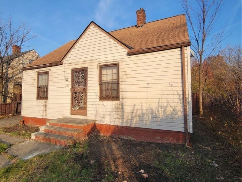 4189 Lee Road, Cleveland, OH 44128 Photo 3