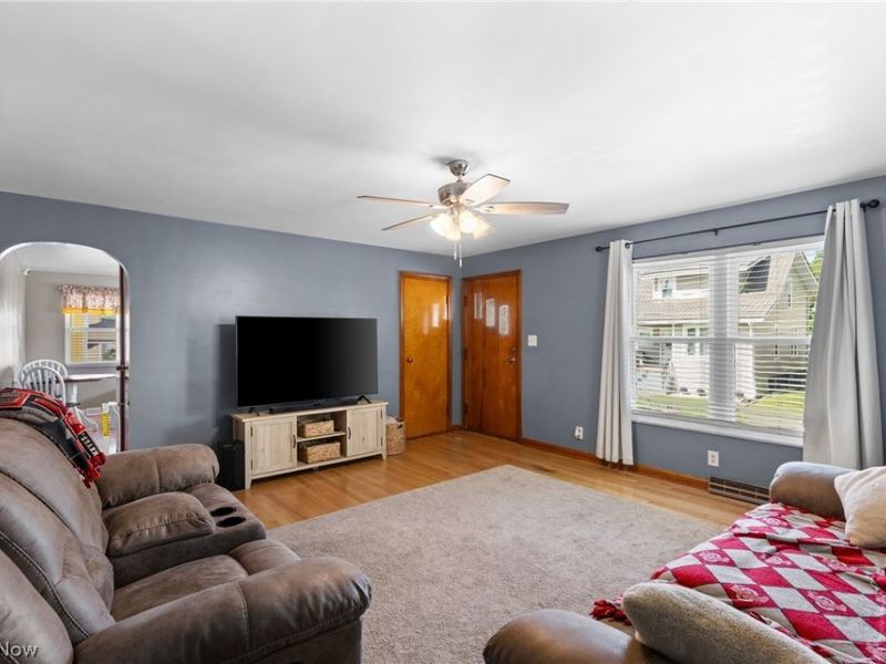 12 Cross Street, Bridgeport, OH 43912 Photo 2