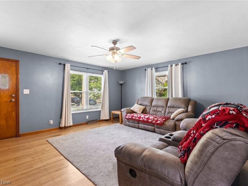 12 Cross Street, Bridgeport, OH 43912 Photo 3