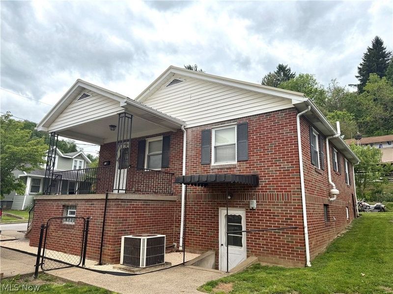 12 Cross Street, Bridgeport, OH 43912 Photo 4