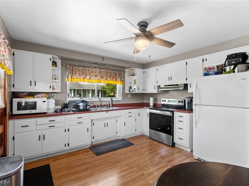 12 Cross Street, Bridgeport, OH 43912 Photo 9