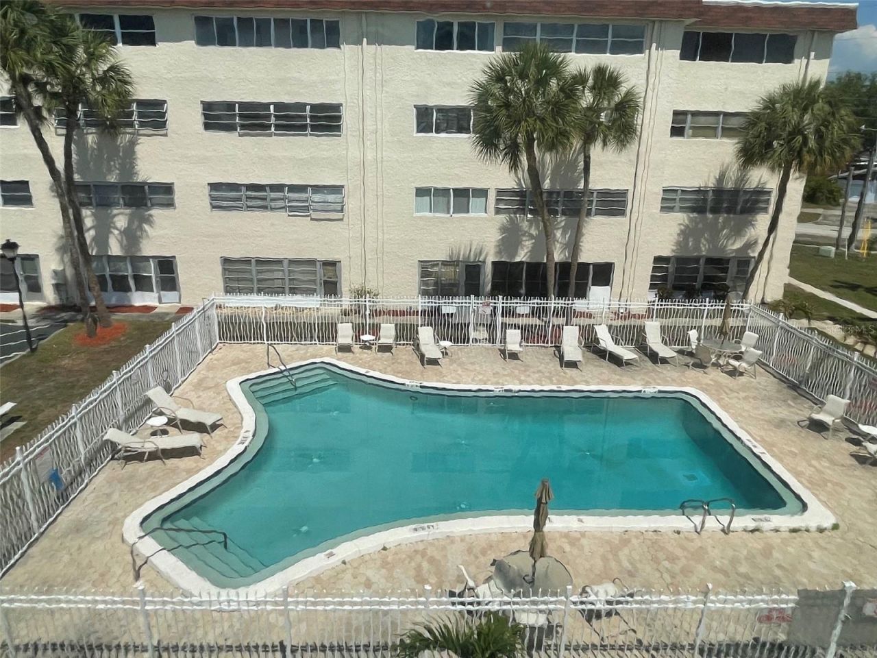 208 NE Monroe Circle N, Unit 307, Saint Petersburg, FL 33702 Photo