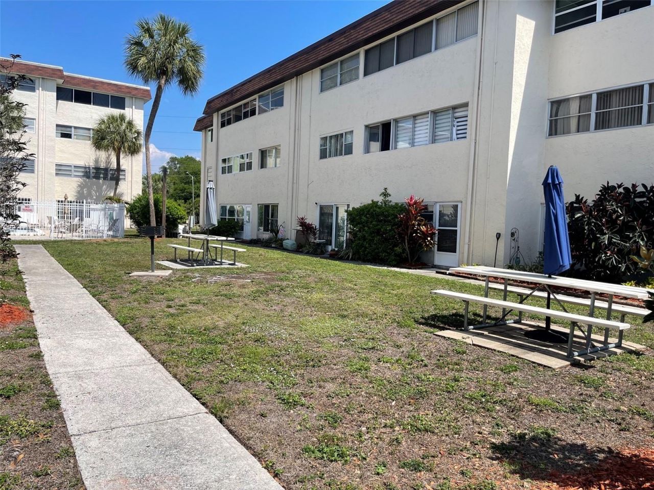 208 NE Monroe Circle N, Unit 307, Saint Petersburg, FL 33702 Photo