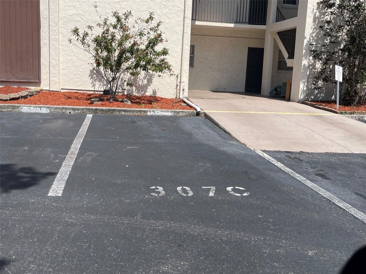 208 NE Monroe Circle N, Unit 307, Saint Petersburg, FL 33702 Photo