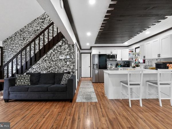 8962 PHEASANT LANE, TOBYHANNA, PA 18466