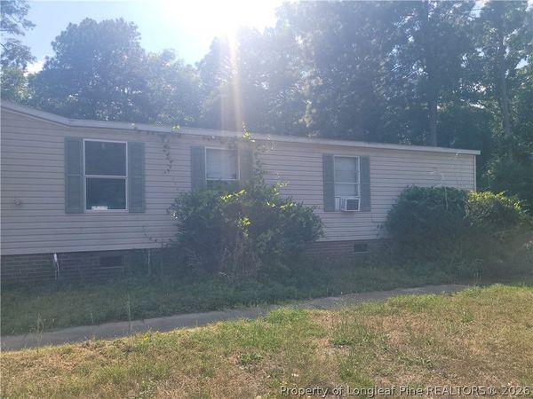881 Precision Court, Hope Mills, NC 28348