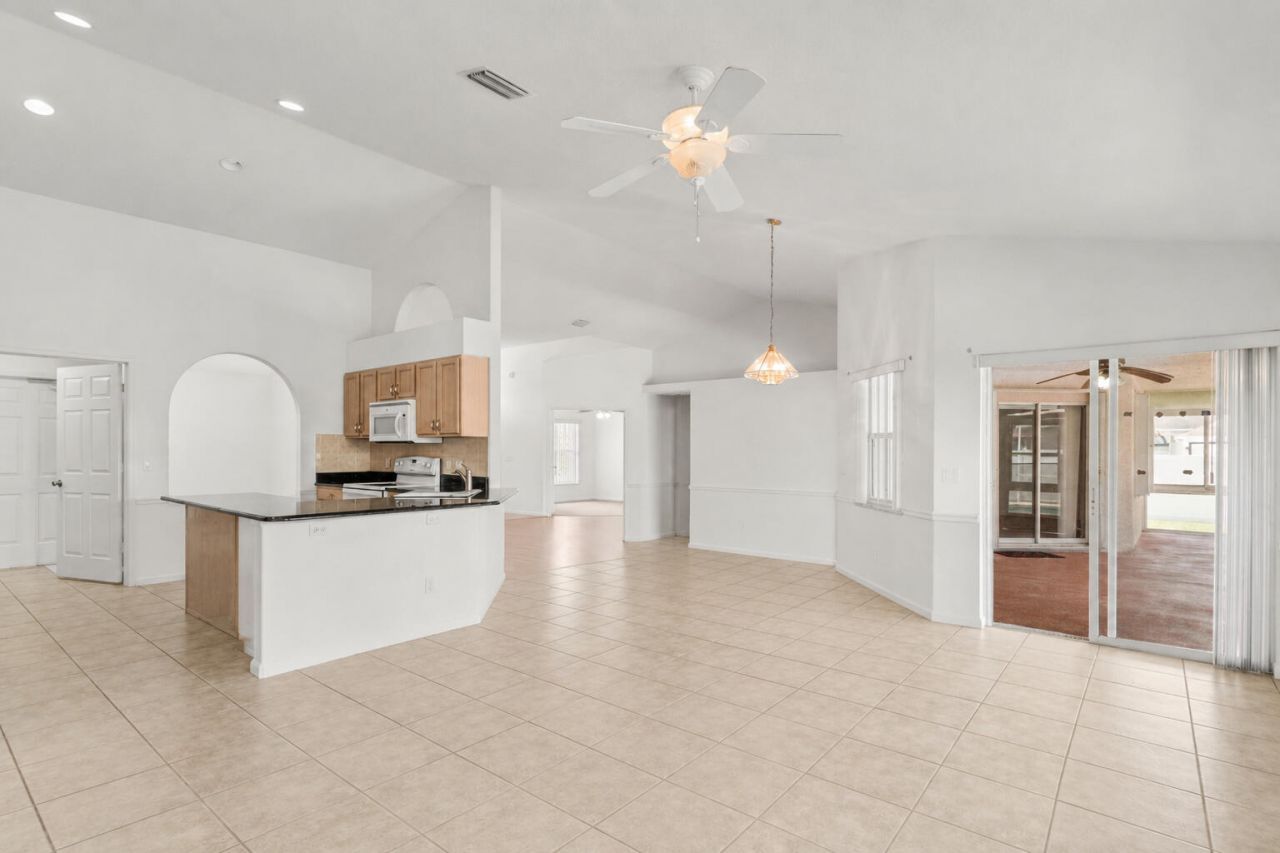 5829 NW Gerald Circle, Port Saint Lucie, FL 34986 Photo