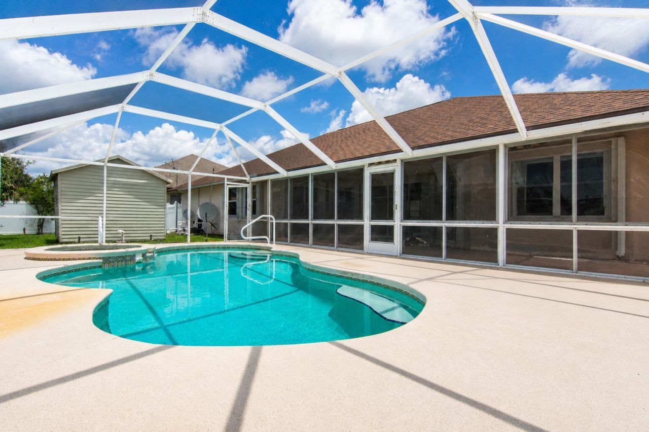 5829 NW Gerald Circle, Port Saint Lucie, FL 34986 Photo