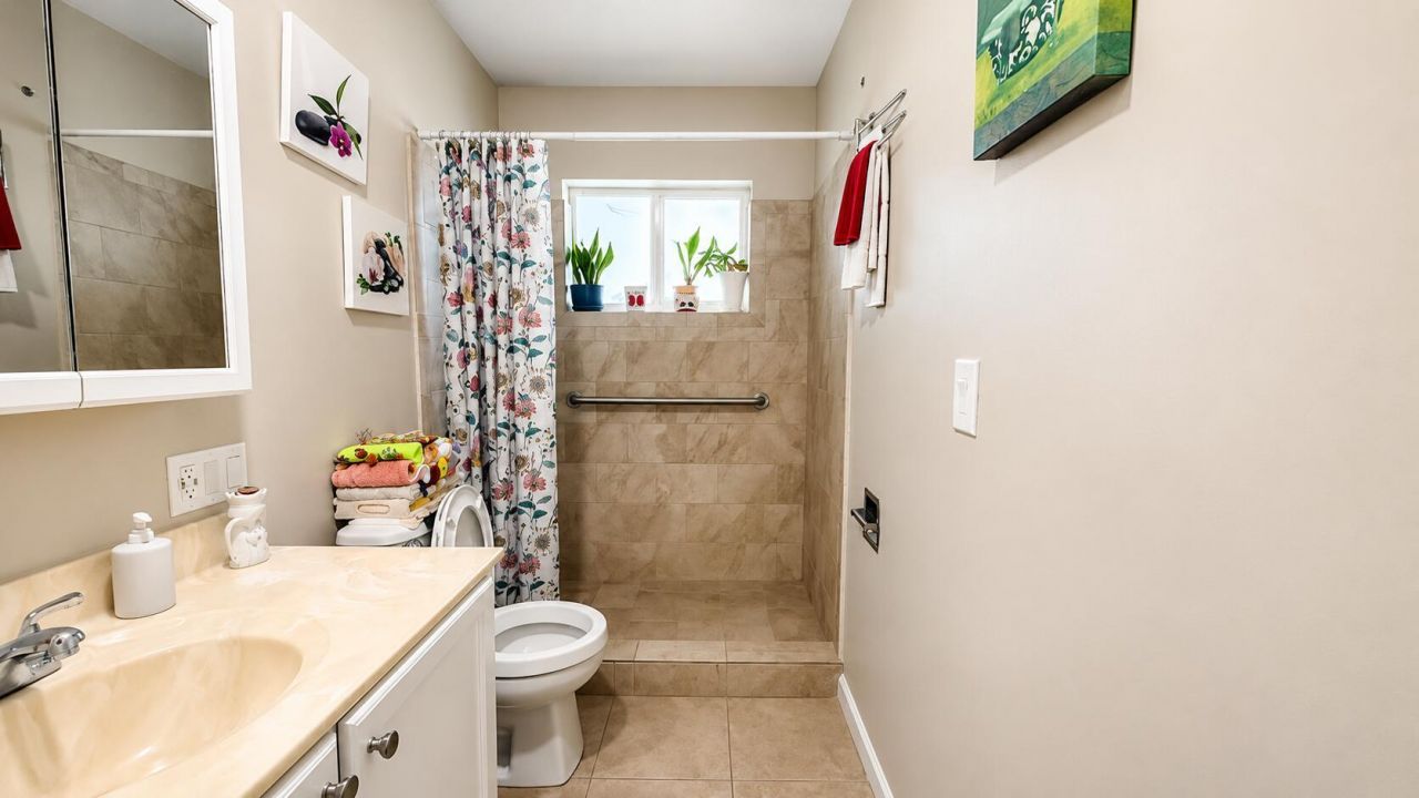 2716 E Emory Dr Drive E, Unit D, West Palm Beach, FL 33415 Photo